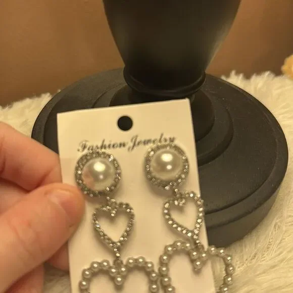 Fashi Silver Heart Drop Earrings New - Picture 2 of 4